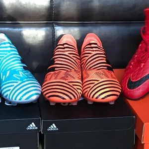 Laceless nemesis youth cleats